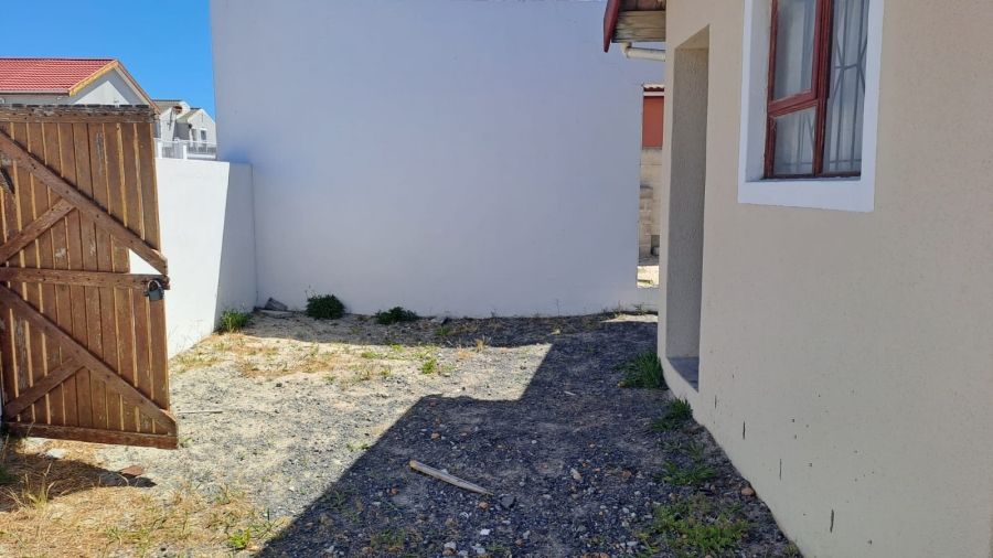 2 Bedroom Property for Sale in Llitha Park Western Cape